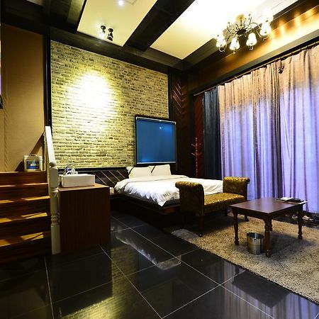 Daegu Piano Motel Bagian luar foto