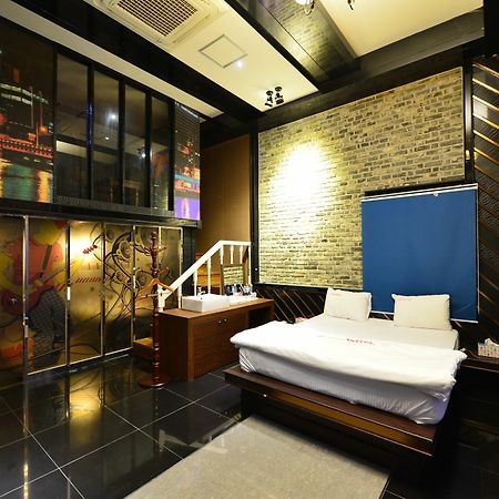 Daegu Piano Motel Bagian luar foto
