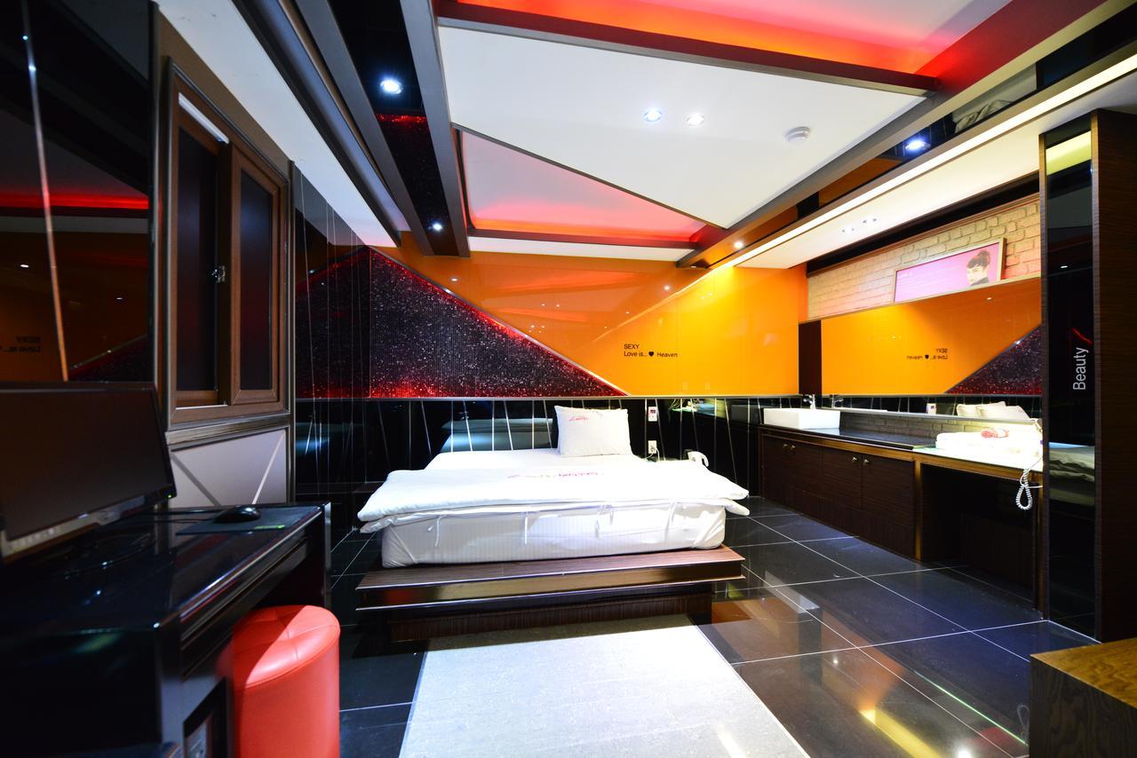 Daegu Piano Motel Bagian luar foto