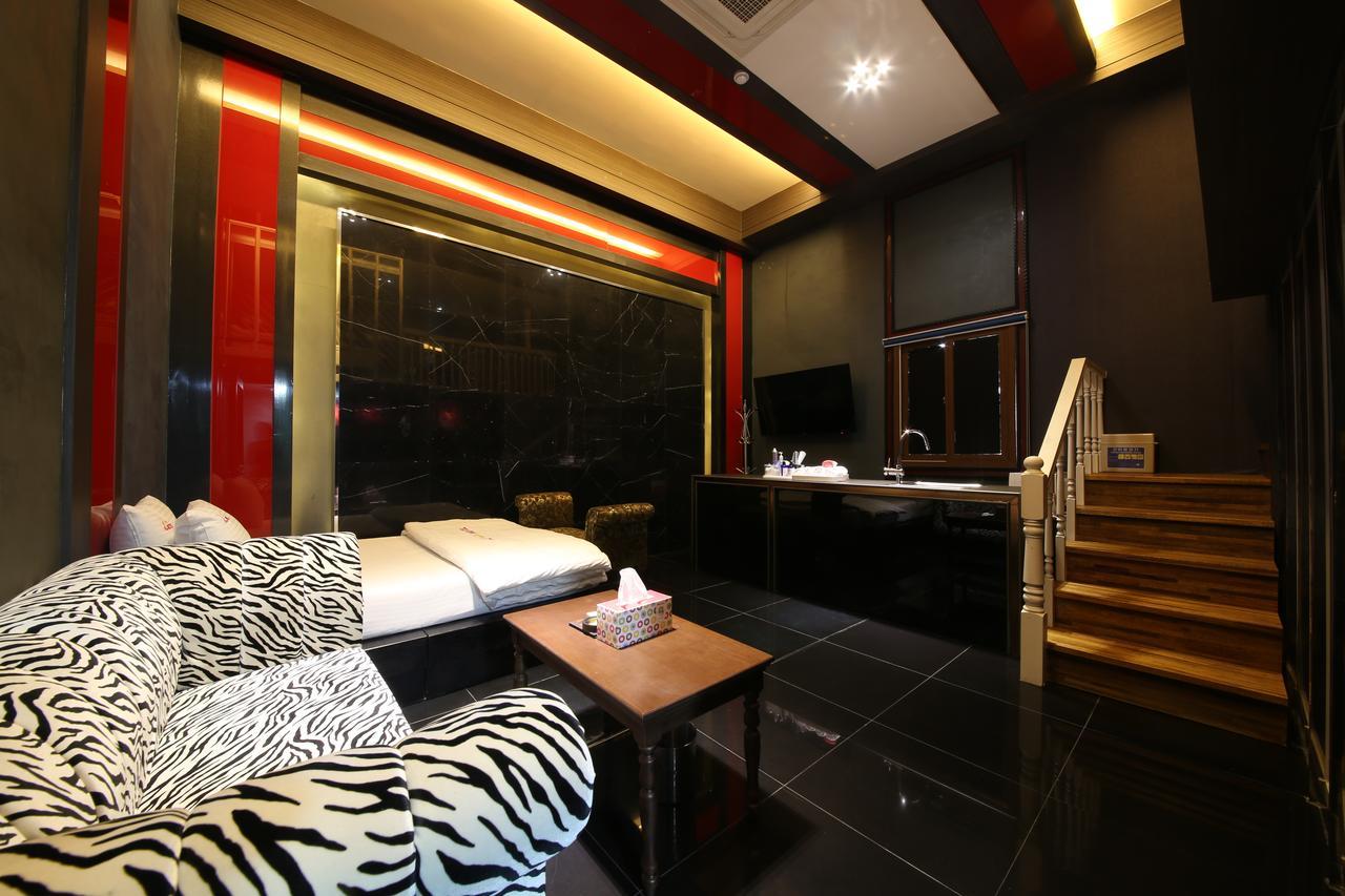 Daegu Piano Motel Bagian luar foto