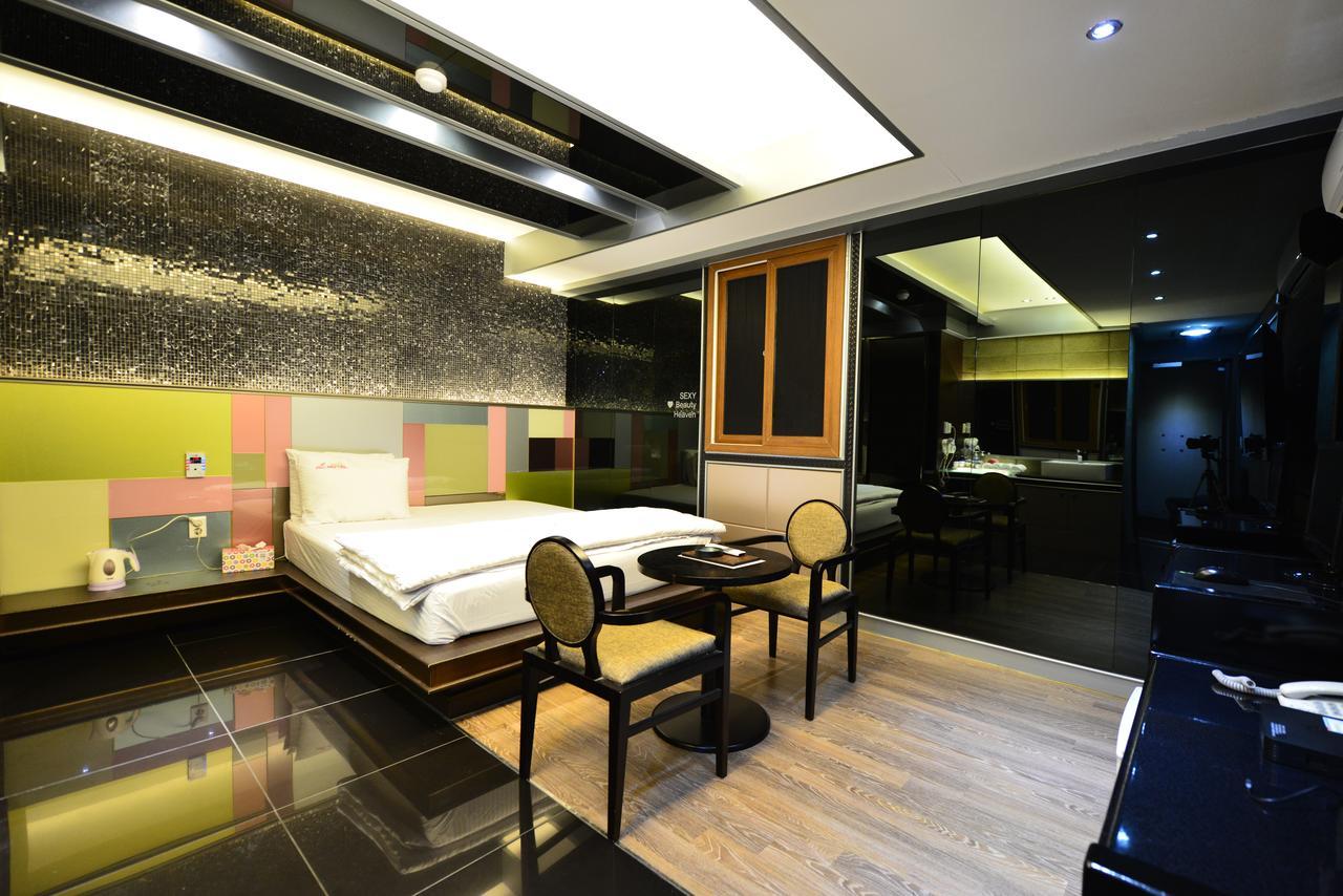 Daegu Piano Motel Bagian luar foto