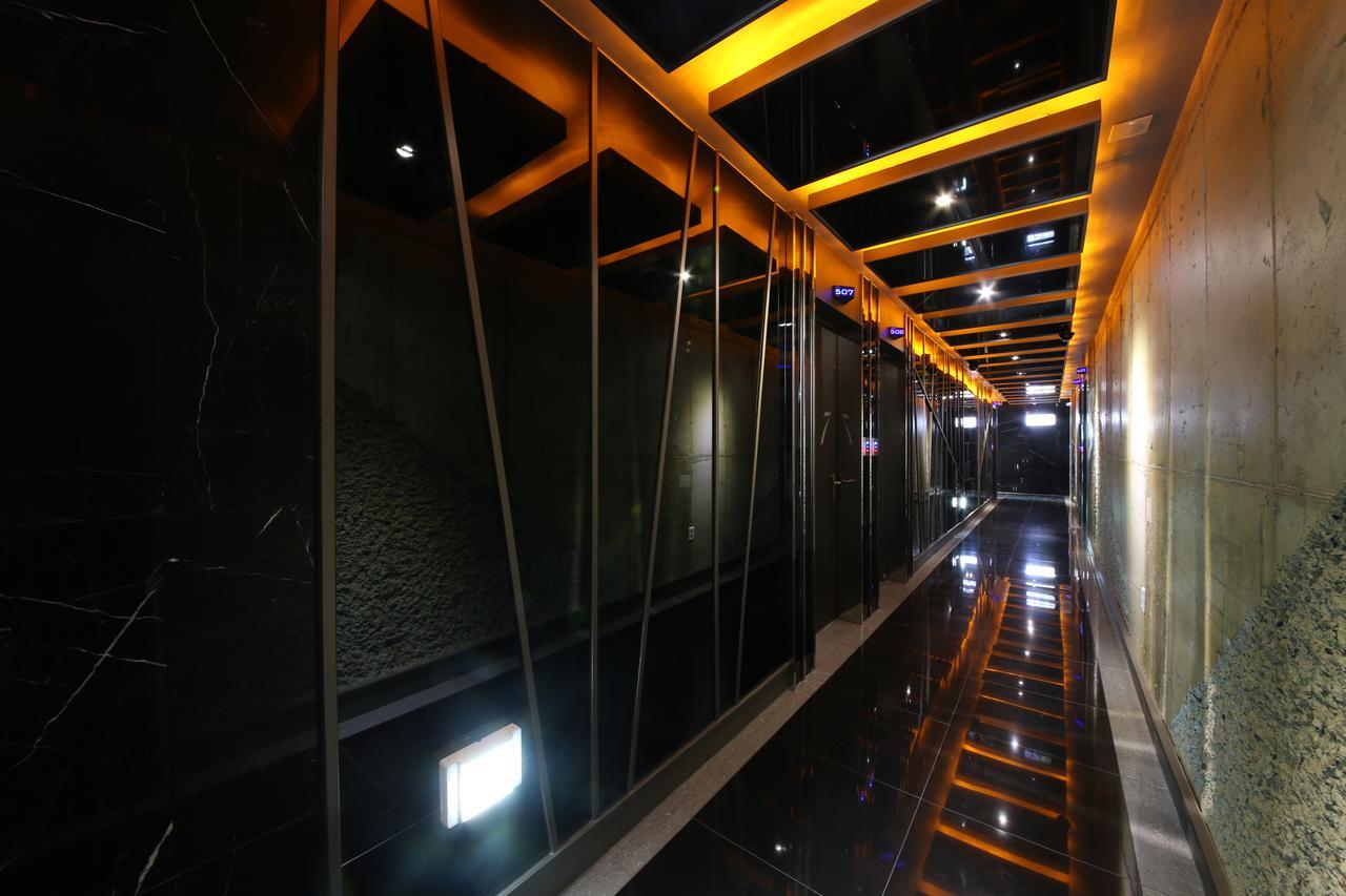 Daegu Piano Motel Bagian luar foto