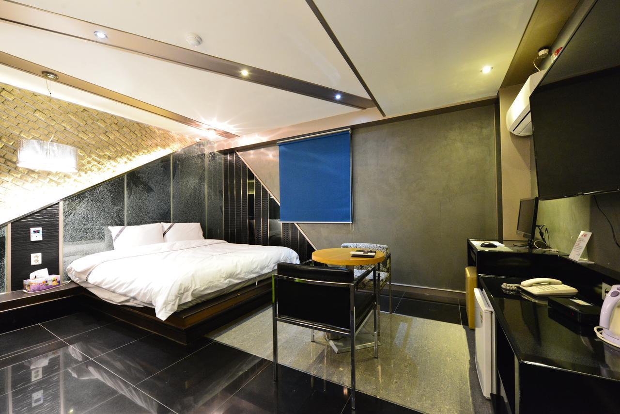 Daegu Piano Motel Bagian luar foto